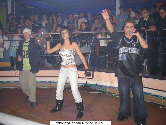 poze de la bal...si nu numai - sa nu-i uitam pe cei de la Bizar...kre au facut - Offtopic