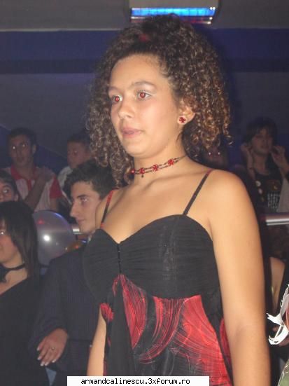 poze de la bal...si nu numai - Mada(ce fatza are???=)=)=)) - Offtopic